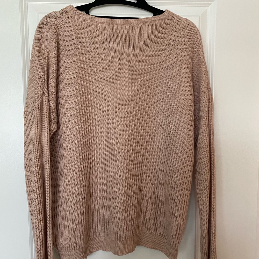Light pink knit, perfect for fall